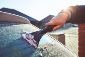 automobiliste, pare-brise, dégivrer, givre, amende, infraction