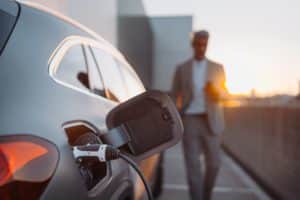 vehicules-electriques-garages-independants-james-lett