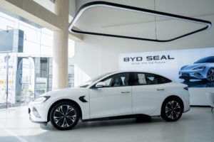 autonomie BYD voiture hybride rechargeable