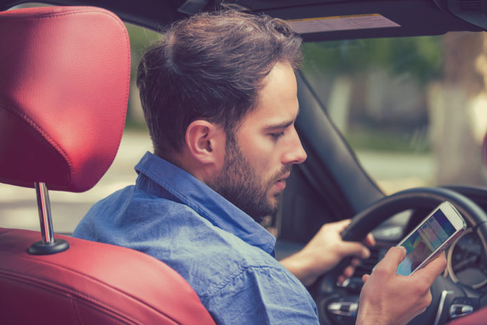 sms, automobile, volant, étude, trouble personnalité, asocial, psychopathe, conducteur, danger, accident, infraction