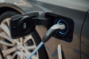 Automobile 2027 : le plan français pour la voiture électrique Photo de CHUTTERSNAP sur Unsplash