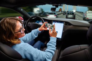 tesla-voiture-electrique-autopilot-elon-musk