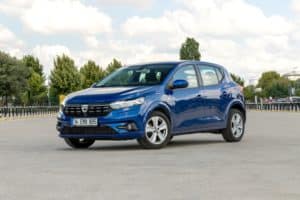 automobile-tesla-chute-vente-europe-dacia