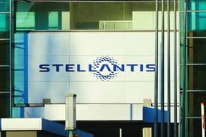 usines-projets-batteries-electriques-stellantis-totalenergies