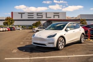 Tesla, alerte, Agence américaine de sécurité routière, rappel, défaillance, logiciel, ouverture, capot, accident, voiture électrique, danger