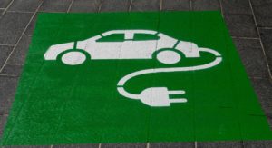 Voitures électriques : les constructeurs dénoncent une difficulté à vendre. Unsplash