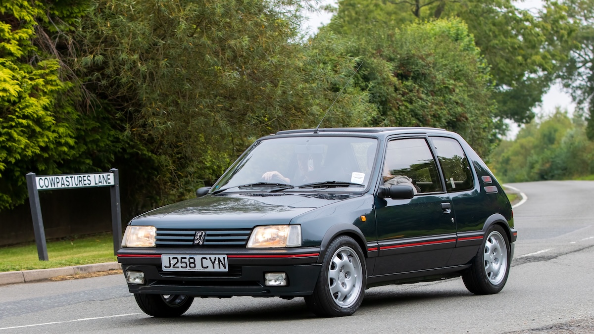 Peugeot 205 GTI, vente, Bernard Arnault, blindée, milliardaire, PDG, LVMH, voiture de collection, automobile