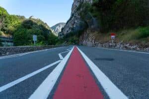 Cette Ligne Rouge Sur Lautoroute Seme La Confusion Chez Les Automobilistes Que Signifie Ce Nouveau Marquage