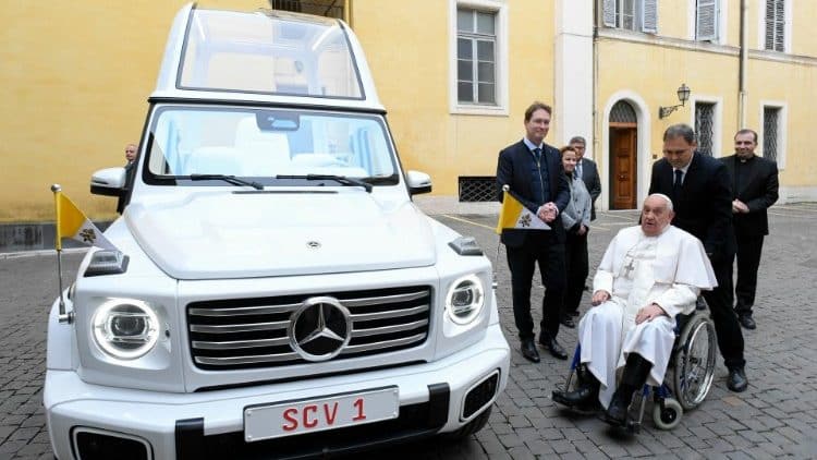 Papamobile Vatican Electrique