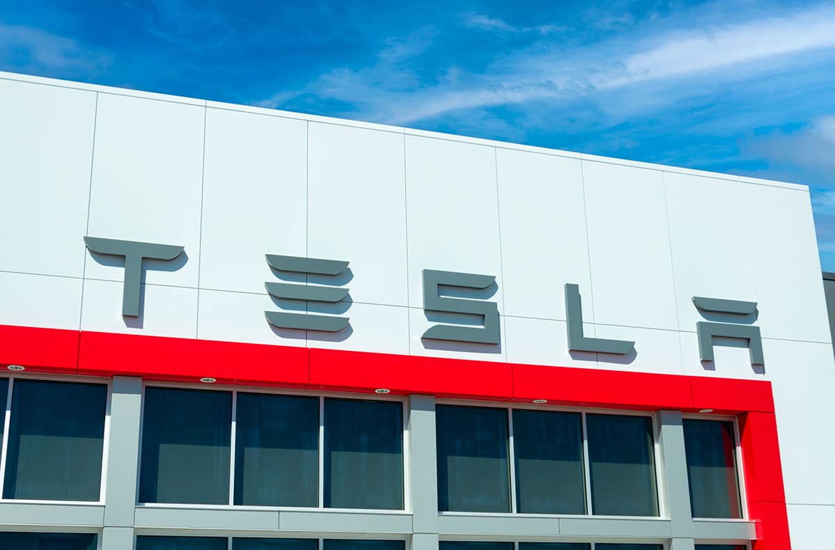 Polestar séduit les conducteurs de Tesla avec son opération "Tesla Conquest"