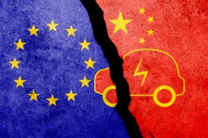 L'Europe assouplit la réglementation sur les émissions de CO2 pour soutenir son industrie automobile