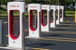 tesla-incendie-superchargeurs-france