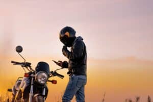 deux-roues-portable-motard-etude