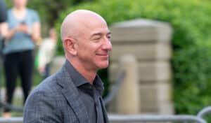 Les premières voitures électrique de Jeff Bezos créent déjà le buzz