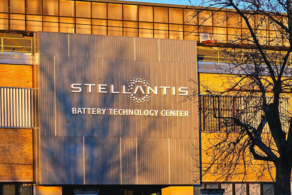 Problèmes de distribution chez Stellantis et Renault : un défi pour les conducteurs