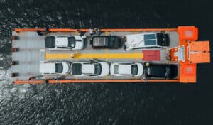 Un désastre : 3000 voitures abandonnées dans un incendie en plein océan