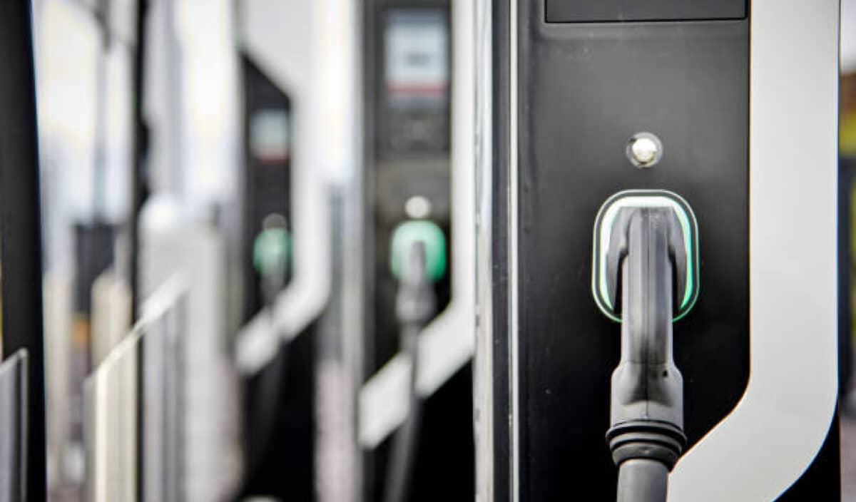 Vacances d'été : il sera (très) difficile de recharger votre véhicule si vous prenez la route ces jours là