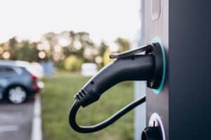 Pékin lance un plan massif pour installer 100 000 bornes de recharge d’ici 2027