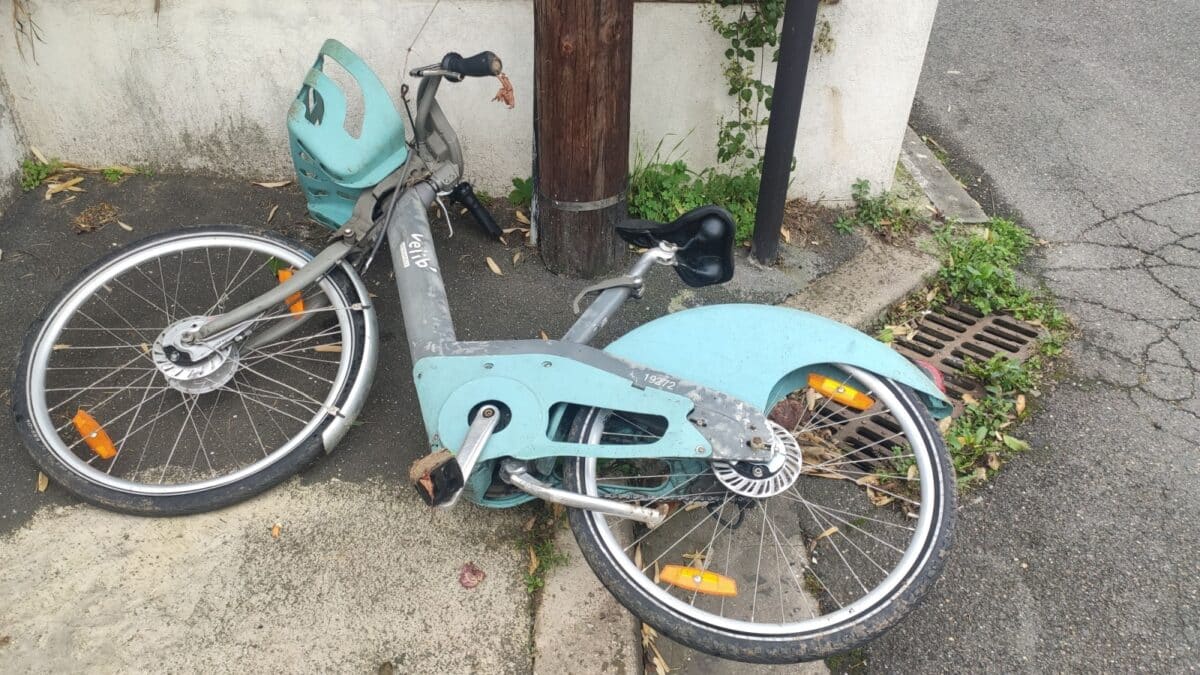 Velib Augmente Ses Tarifs A Paris Voiture En Disgrace