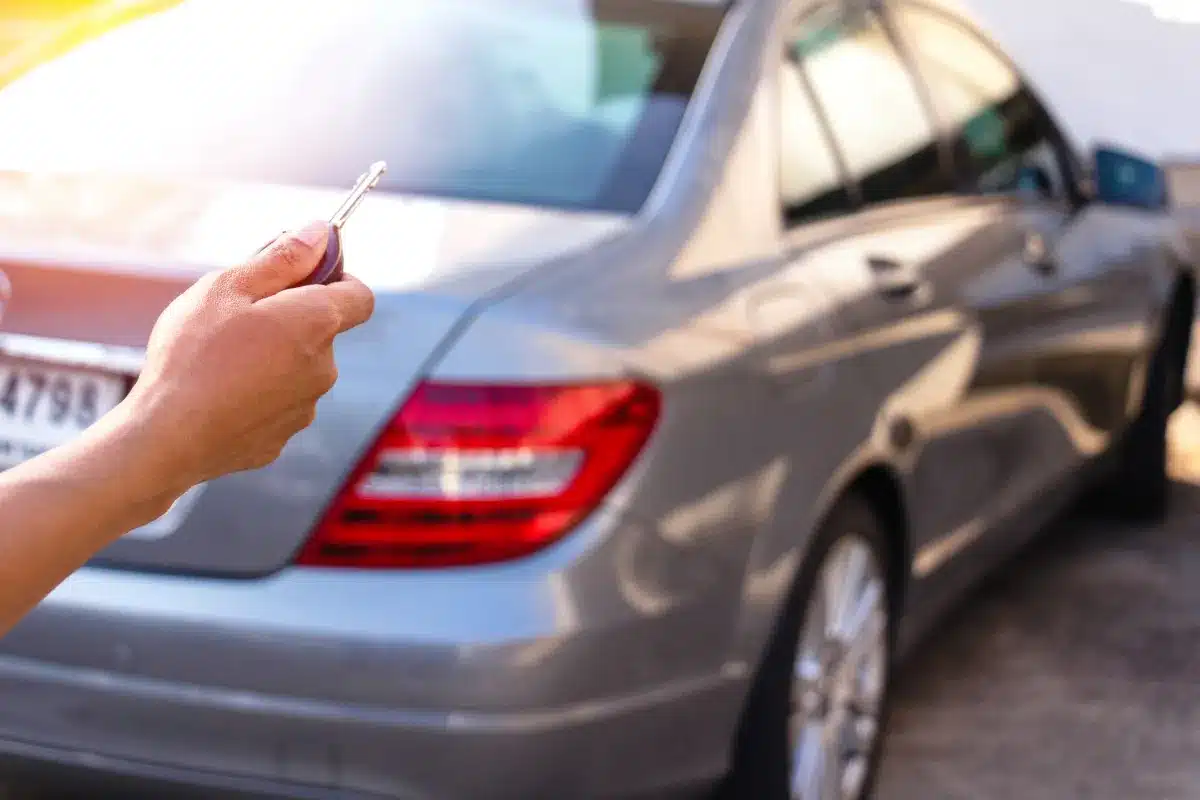 Pourquoi de plus en plus de Français traversent la frontière pour acheter leur voiture