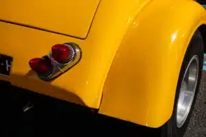 Une vieille 2 CV se métamorphose en monstre de vitesse… grâce à un moteur BMW !