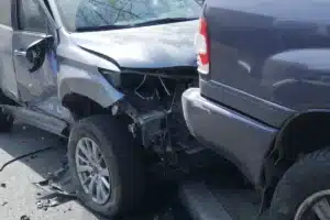 Votre voiture freine toute seule ? Les capteurs de pare-brise mis en cause