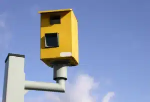On le confond avec du mobilier urbain… mais ce radar peut vous coûter très cher
