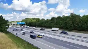 À 321 km/h sur l’autoroute : ce que le conducteur de cette Porsche ignorait…