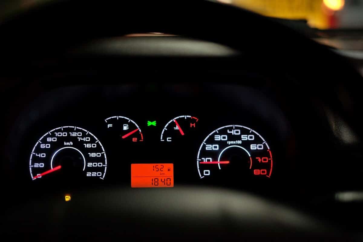 En France, le prix des voitures d’occasion recule nettement : diesel et essence baissent, l’offre électrique explose et certaines citadines affichent des remises comparables au neuf. Analyse et repères pour acheter au bon moment. Pixabay