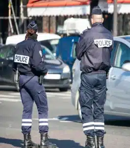 Amende de 750 € au feu vert : l’erreur stupide qui piège des milliers de conducteurs