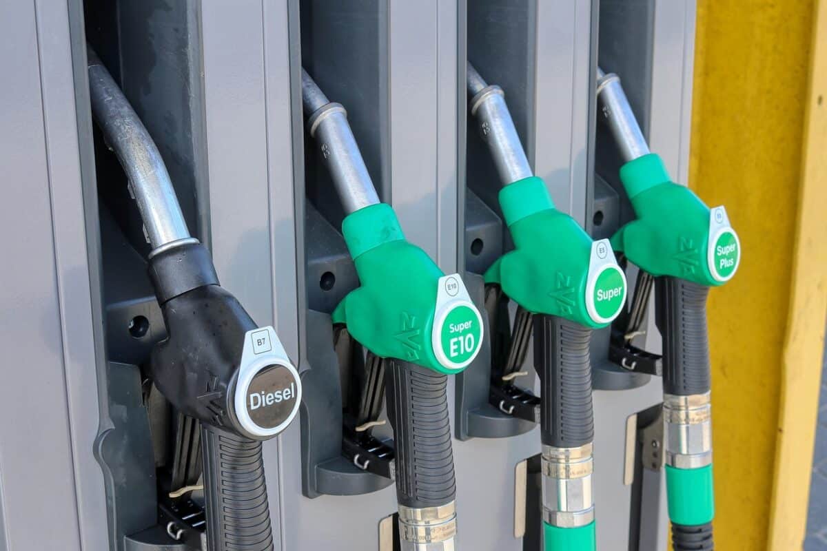 En 2024, la part du diesel dans le parc automobile français est passée sous les 50 %. Mais les voitures sont de plus en plus âgées et plus lourdes, reflet d’une évolution contrastée du marché. Pixabay