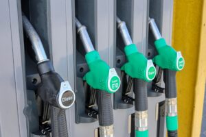 En 2024, la part du diesel dans le parc automobile français est passée sous les 50 %. Mais les voitures sont de plus en plus âgées et plus lourdes, reflet d’une évolution contrastée du marché. Pixabay