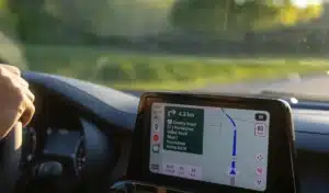 Votre GPS intégré ne vous mène plus au bon endroit ? Voici comment le mettre à jour sans passer au garage