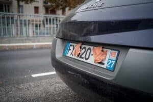 plaques-d-immatriculations-rose-France-2026