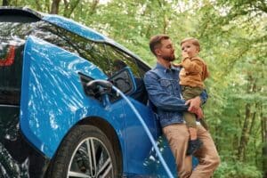 Vacances 2025 : la voiture électrique s’impose sur les routes françaises