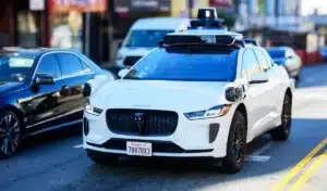 Contrôle routier insolite : les forces de l’ordre tombent sur une voiture sans conducteur