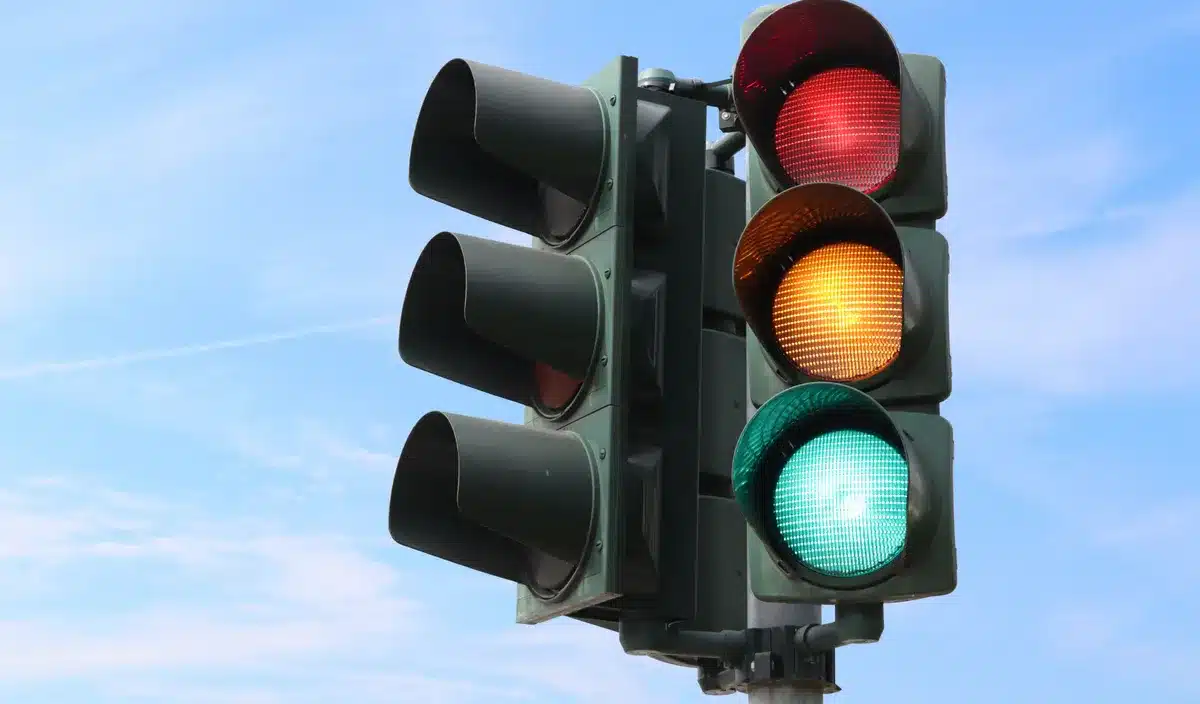 Un choc pour nos routes : une nouvelle couleur va bouleverser les feux tricolores