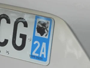 Plaques d’immatriculation sous surveillance : la décision du Sénat qui inquiète déjà les automobilistes