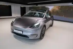 Changer la batterie d’une Tesla peut coûter plus cher que la voiture elle-même : le choc pour les propriétaires