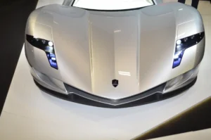 Tesla va trop vite ? Le pari risqué d’Elon Musk avec la production du Cybercab