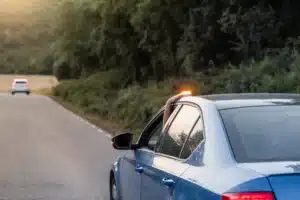 Peut-on vraiment allumer un gyrophare après un accident sans risquer une lourde sanction ?