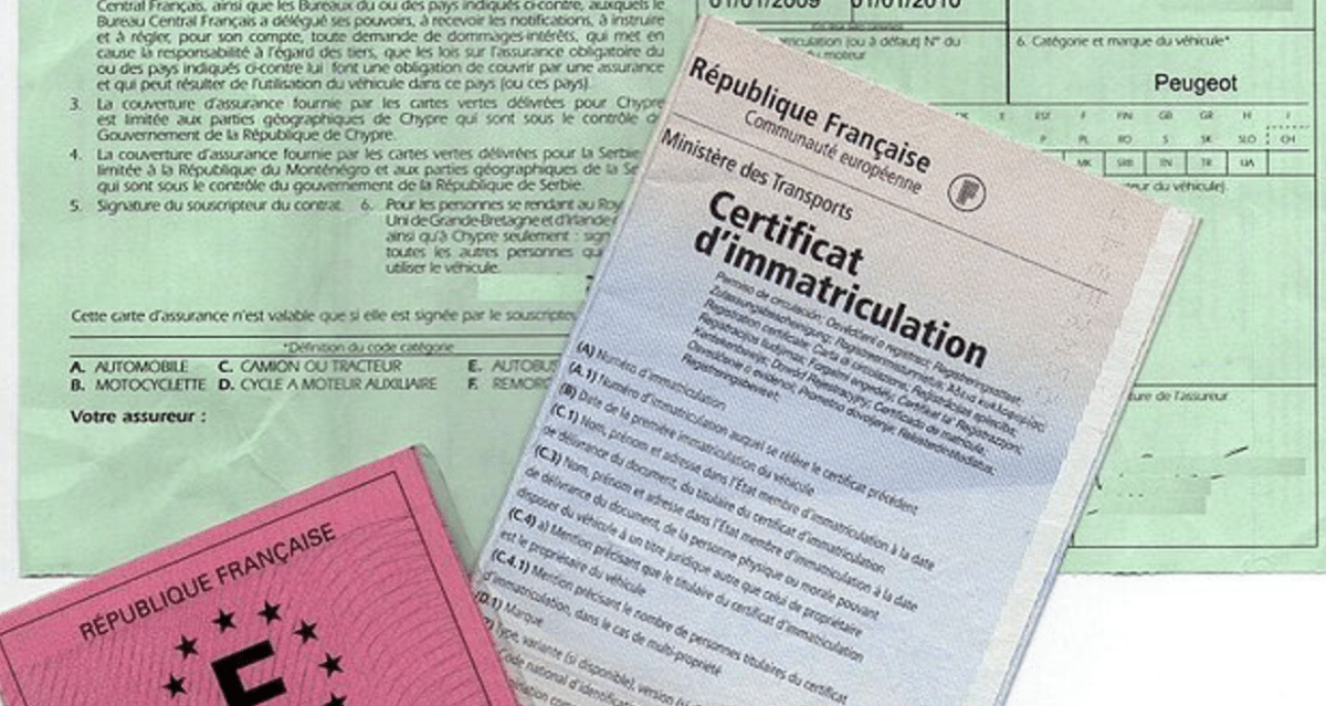 Fraude à la carte grise, immatriculations illégales, usurpations : l’État renforce ses dispositifs face à un phénomène difficile à mesurer mais bien identifié. Wikipedia