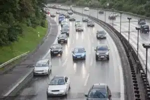 Pourquoi ces glissières en béton remplacent le métal sur nos routes ?