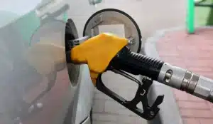 Pourquoi il ne faut pas continuer à faire le plein après le « clac » ?