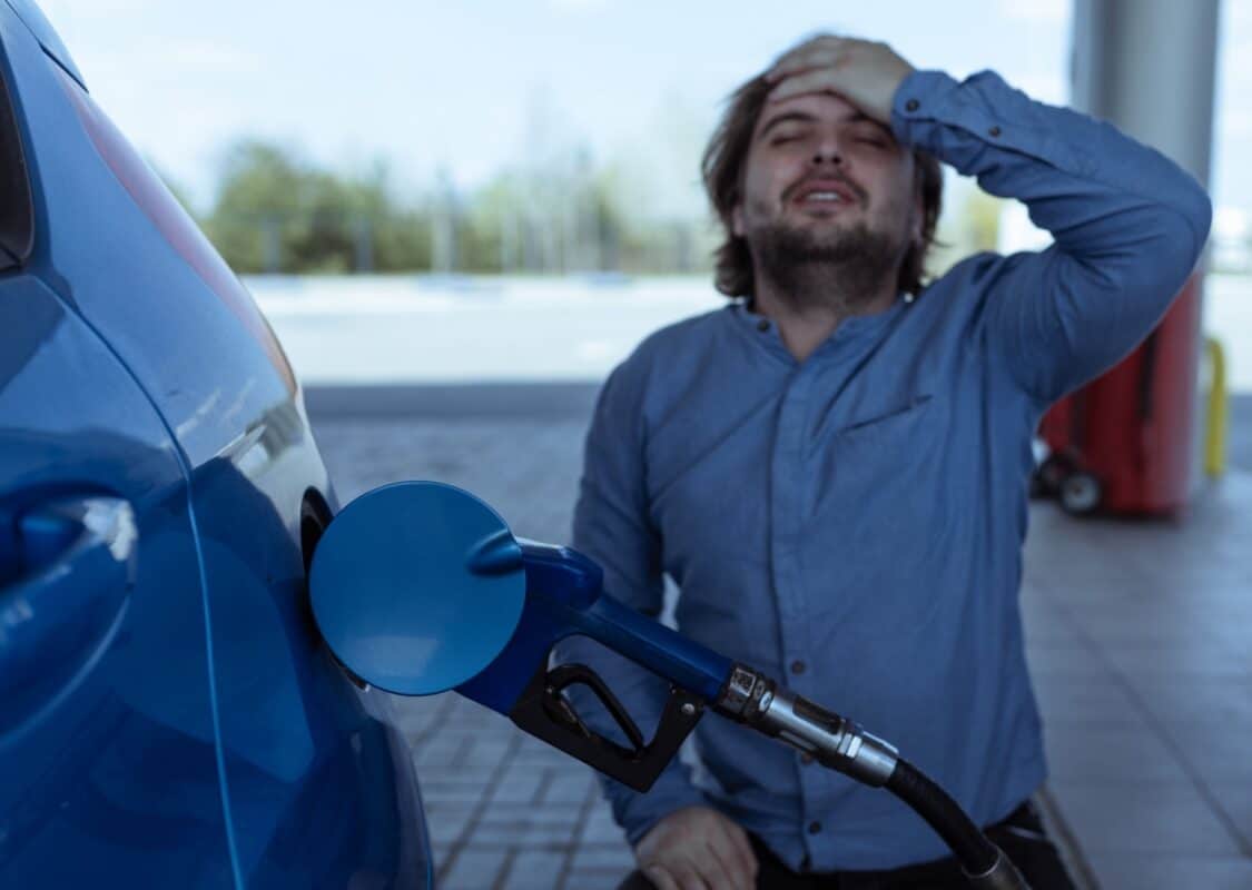 Carburant Une Petition Relance Le Debat Sur La Taxe Qui Pese Sur Lessence Et Le Diesel