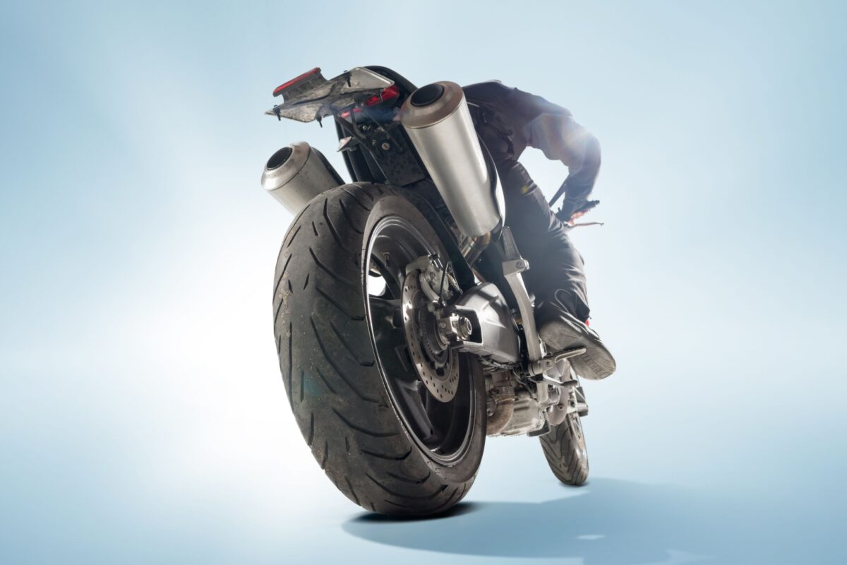 Cyclomoteur Electrique Omoway Industrialise Lomo X Un Deux Roues A Stabilisation Active