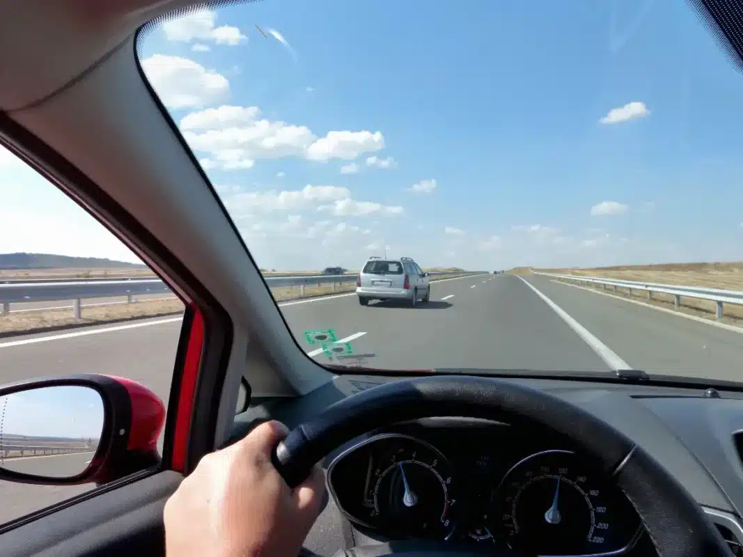 Excès de vitesse pendant un dépassement : cette erreur très répandue peut vous piéger