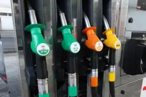Carburants : faire le plein maintenant ou payer plus cher lundi ?