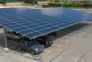 « On nous impose des panneaux solaires sur nos parkings » : ce que la loi de 2026 change pour les surfaces de plus de 1 500 m²