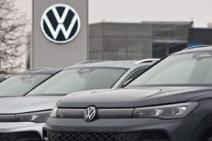 Volkswagen Explore La Reconversion Militaire Pour Sauver Son Usine Dosnabruck